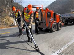 瀝青灌縫膠性能特點、用途、規(guī)格型號及施工流程